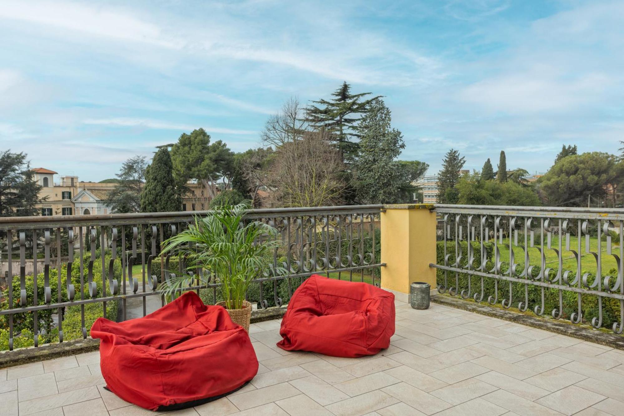 The Poolside House - New 2 Bedroom With Terrace Apartamento *